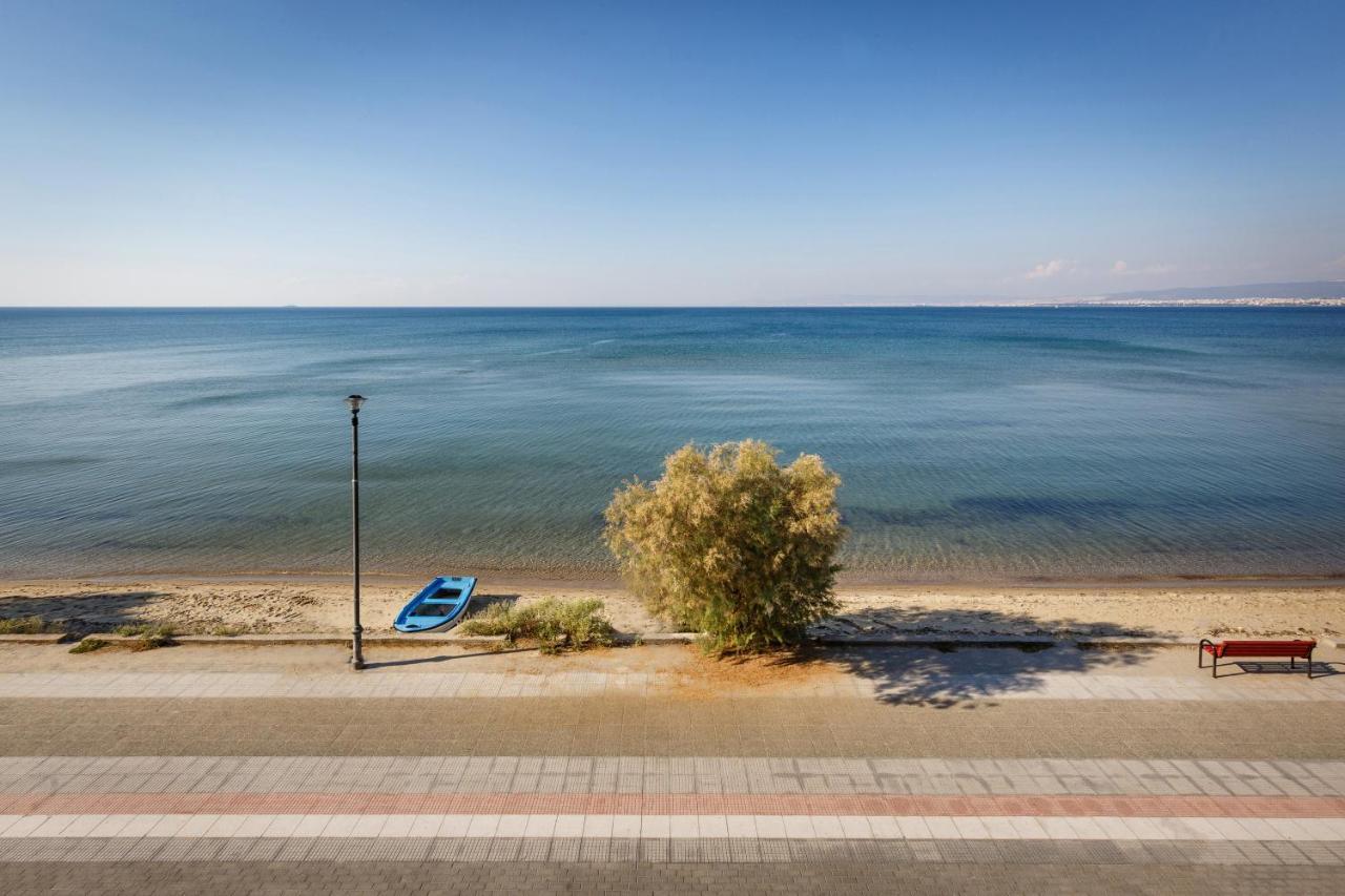 Metaxa Seafront Apartment Peraía Extérieur photo